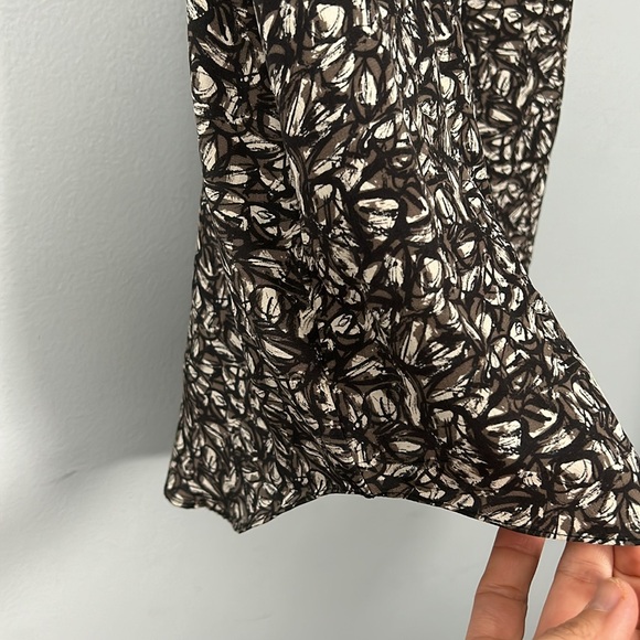 Theory Women’s Silk Abstract Semine Shirt Button Down Black Gray Small - Picture 4 of 13